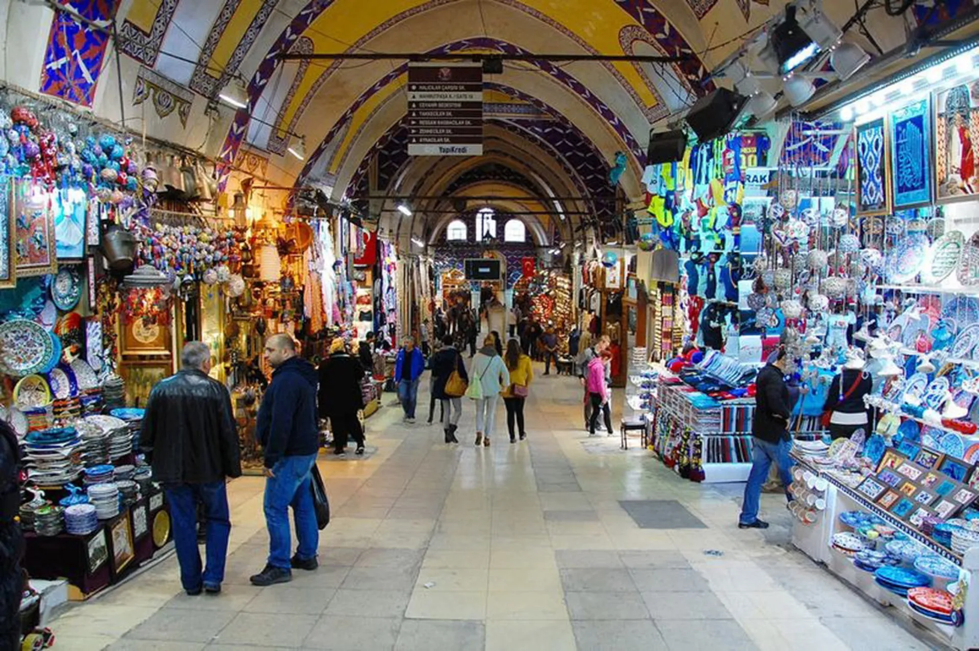 راهنمای کامل خرید از بازار بزرگ استانبول (Grand Bazaar) | تاریخچه و تجربه سفر جاذبه های گردشگری استانبول,خرید در استانبول,دیدنی های استانبول