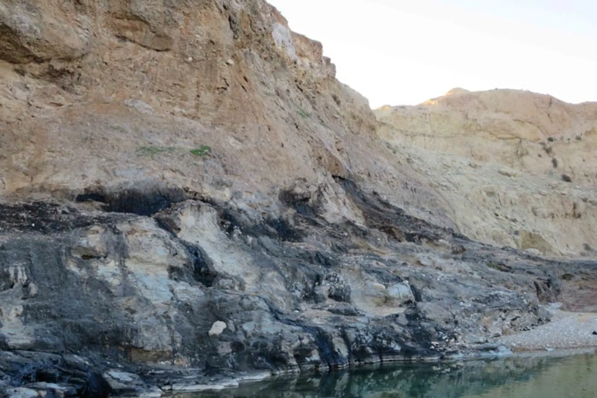 سفری به چشمههای قیر رامهرمز