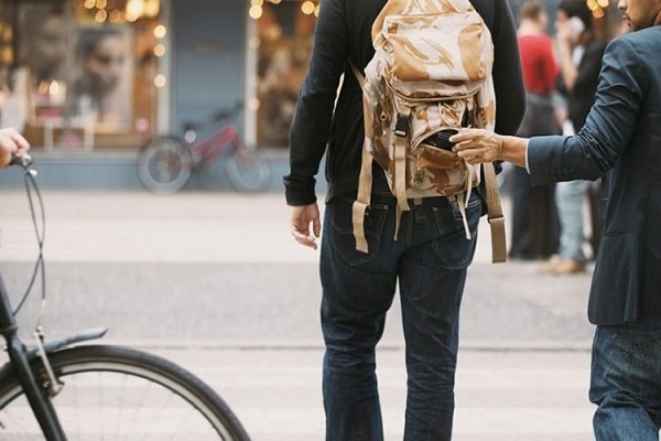 امنیت کیف و وسایل در گردش شهری؛ نکات مهم برای جلوگیری از سرقت
