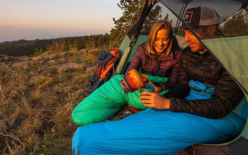 چادر مسافرتی یا کیسه خواب؟