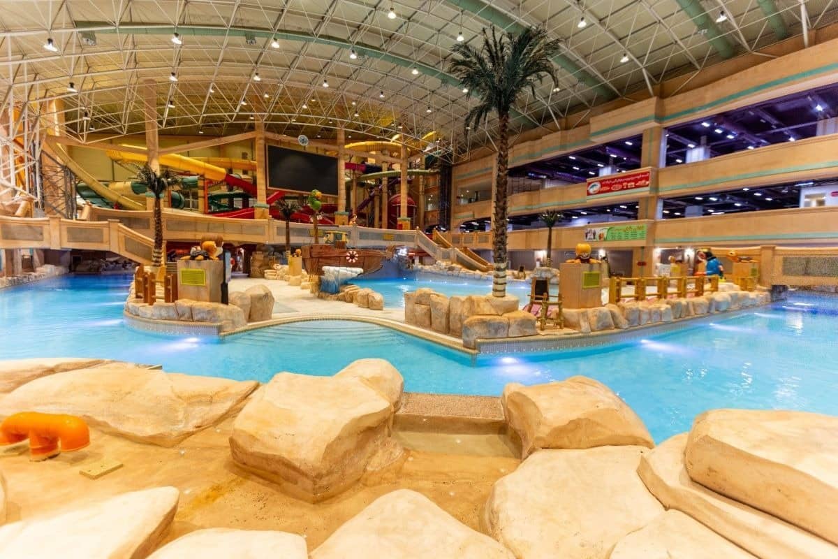 تفریحات خانوادگی مشهد | راهنمای کامل سرگرمی، پارکها و جاذبهها برای همه سنین