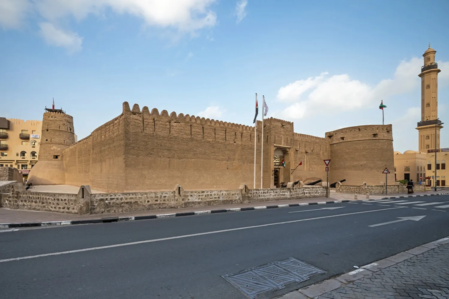 راهنمای بازدید از محله الفهیدی دبی؛ معماری سنتی در عصر مدرن راهنمای بازدید از محله الفهیدی دبی؛ معماری سنتی در عصر مدرن