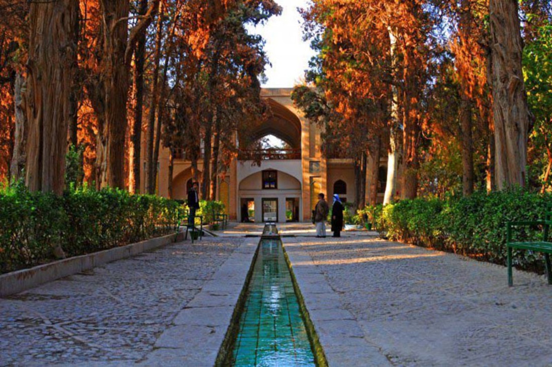 راهنمای کامل بازدید از باغ فین کاشان؛ از معماری تا حمام امیرکبیر