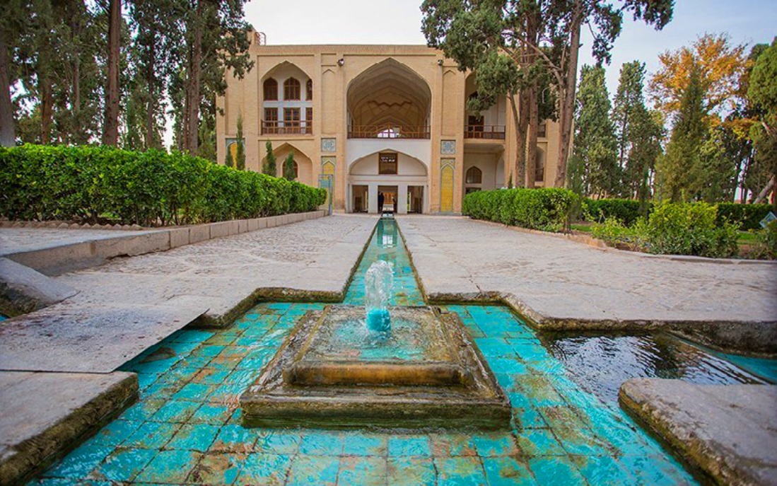 راهنمای کامل بازدید از باغ فین کاشان؛ از معماری تا حمام امیرکبیر