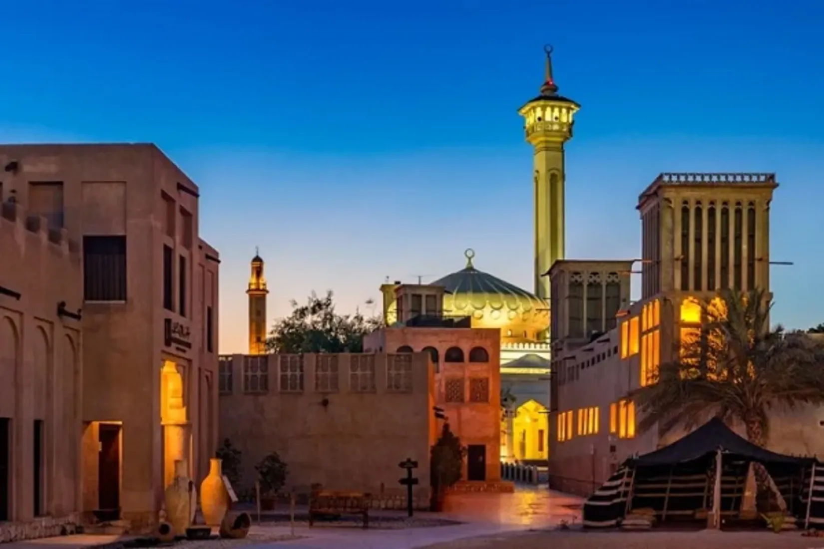 راهنمای بازدید از محله الفهیدی دبی؛ معماری سنتی در عصر مدرن