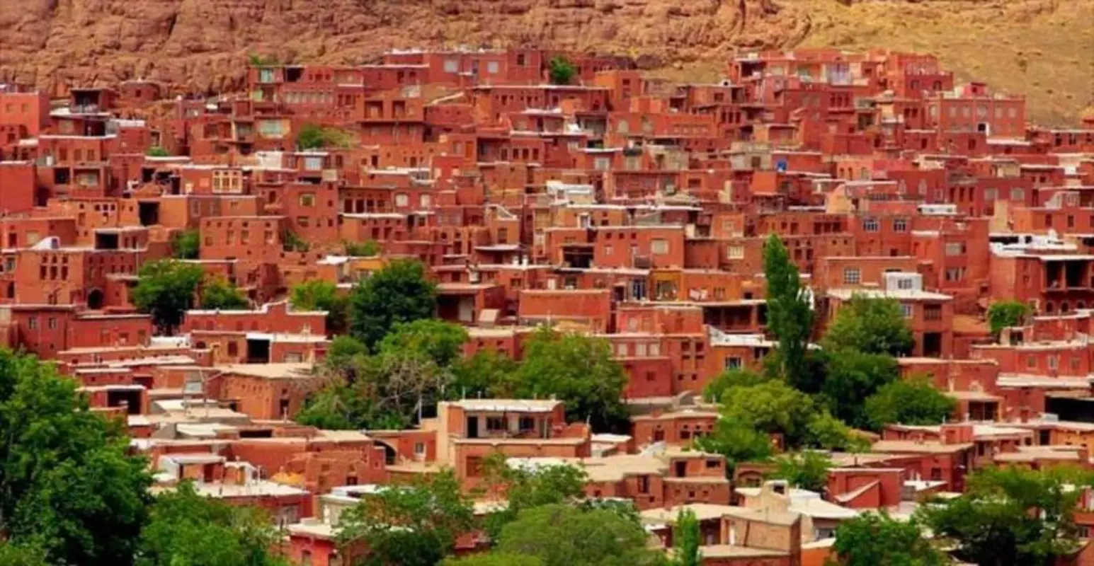 بهترین زمان بازدید از روستای ابیانه و نکات مهم عکاسی