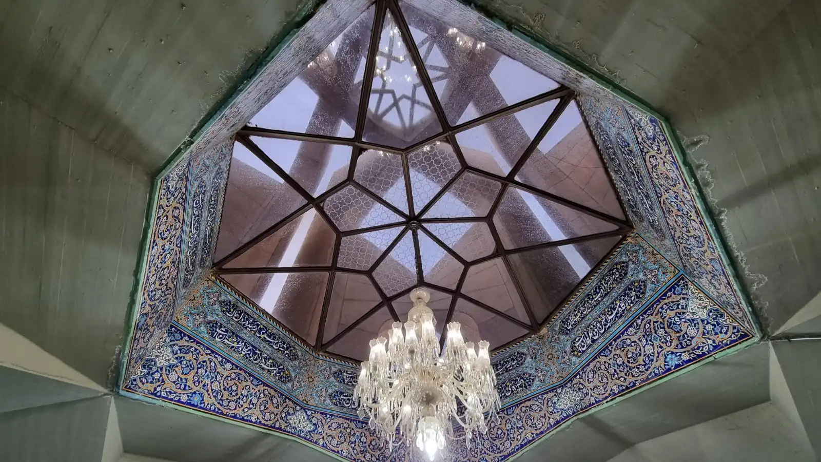راهنمای بازدید از مقبره الشعرا تبریز؛ تاریخ، معماری و مزار شاعران