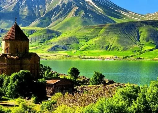  راهنمای جامع نکات سفر به وان برای خرید و اقامت به‌صرفه و ارزان