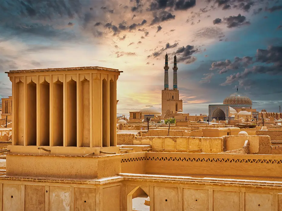 شیراز یا یزد؟ مقایسه جامع هزینه و حال و هوای سفر در عید نوروز